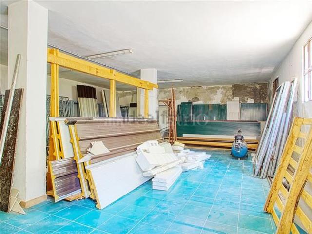 Locale Commerciale in vendita a Comunità Montana Valli del Verbano, Grantola