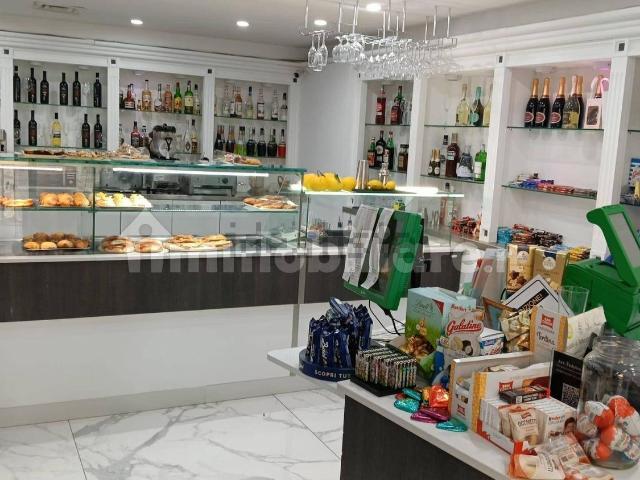 Locale Commerciale in vendita a Rione 219, Melito Di Napoli