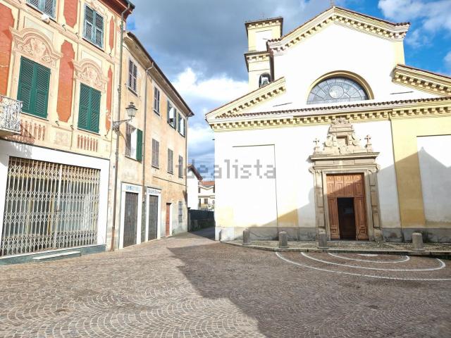 Locale Commerciale in vendita a Piemonte, Alessandria