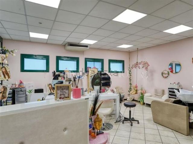 Locale Commerciale in vendita a Comunità Montana del Piambello, Marchirolo