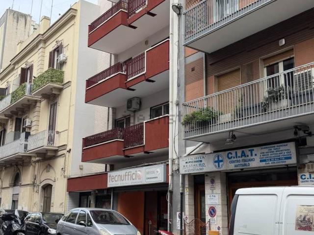 Locale Commerciale in vendita a Municipio 1, Puglia