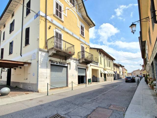 Locale Commerciale in vendita a Misano di Gera d'Adda, Bergamo