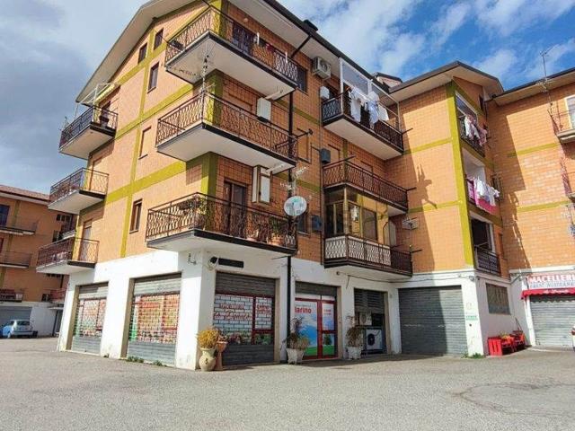 Locale Commerciale in vendita a Picerno, Basilicata