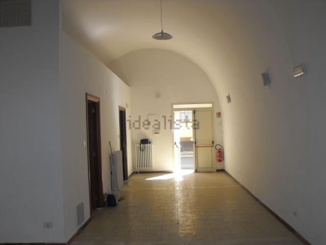 Locale Commerciale in vendita a Piazza Guglielmo Marconi Ex Mercato Ortofrutticolo, Matera