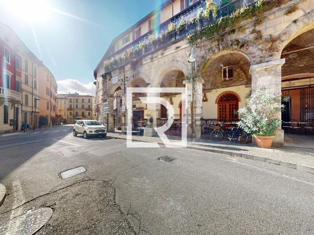 Locale Commerciale in vendita a Unione di Comuni della Romagna Forlivese, Castrocaro Terme