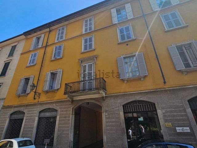 Locale Commerciale in vendita a Caleotto, Lecco