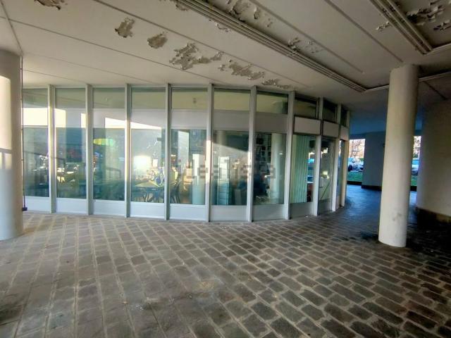 Locale Commerciale in vendita a San Tommaso, Bergamo
