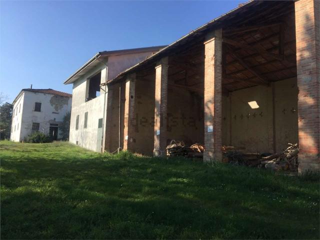 Locale Commerciale in vendita a Unione di Comuni della Romagna Forlivese, Castrocaro Terme