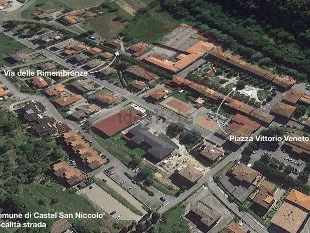 Locale Commerciale in vendita a Strada in Casentino, Castel San Niccolò