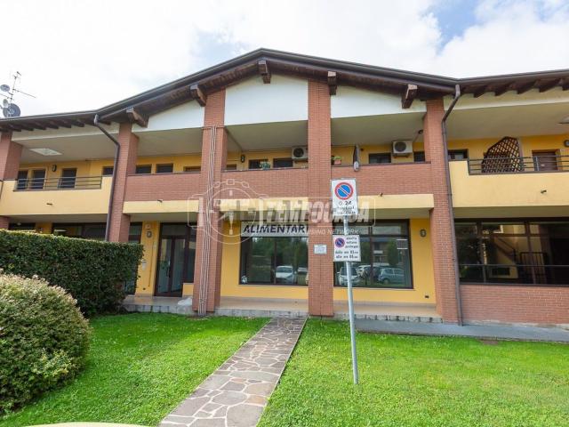 Locale Commerciale in vendita a Bagnolo Mella, Lombardia