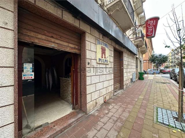 Locale Commerciale in vendita a Puglia, Taranto