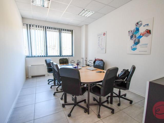 Locale Commerciale in vendita a Unione dei comuni Valle del Savio, Cesenà