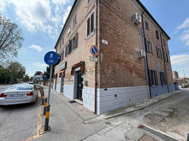 Locale Commerciale in vendita a San Nicolò, Argenta