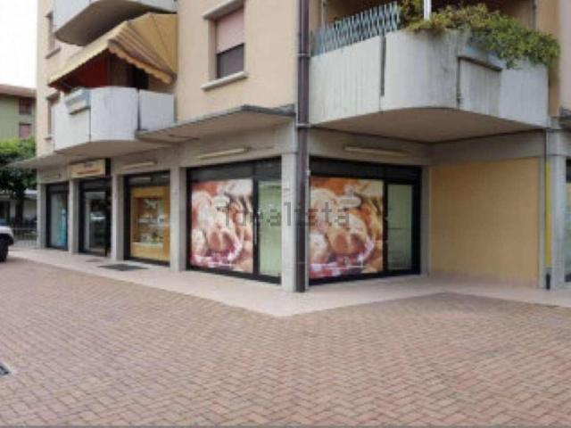 Locale Commerciale in vendita a Unione delle Terre d'Argine, Carpi