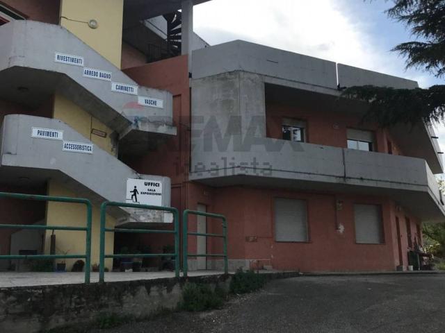 Locale Commerciale in vendita a Moscufo, Abruzzo