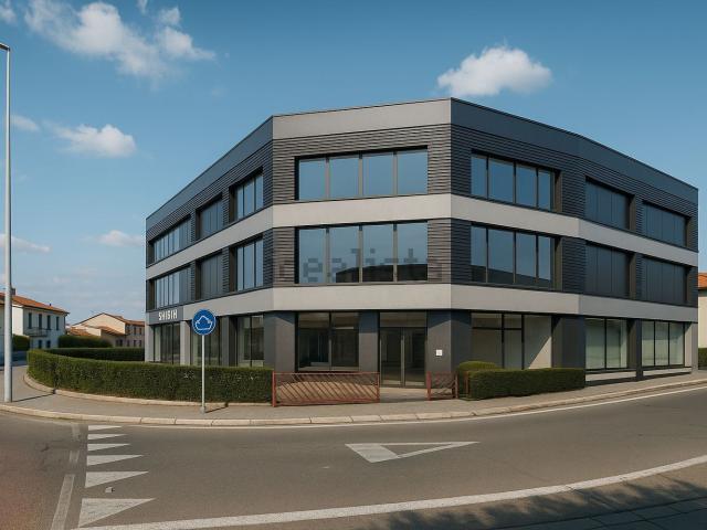 Locale Commerciale in vendita a Vigevano, Lombardia