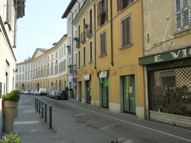 Locale Commerciale in vendita a Centro, Monza