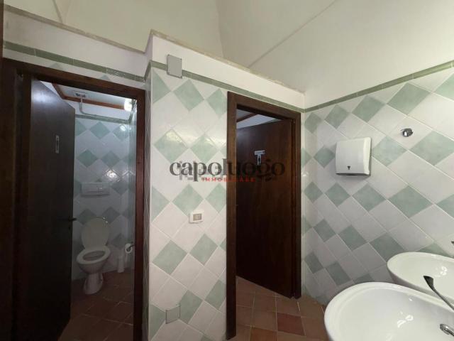 Locale Commerciale in vendita a Puglia, Lecce
