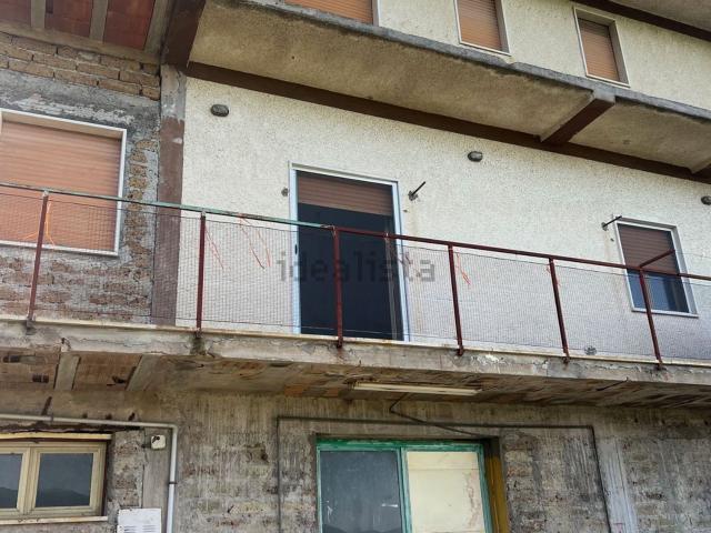 Locale Commerciale in vendita a Ceccano, Lazio