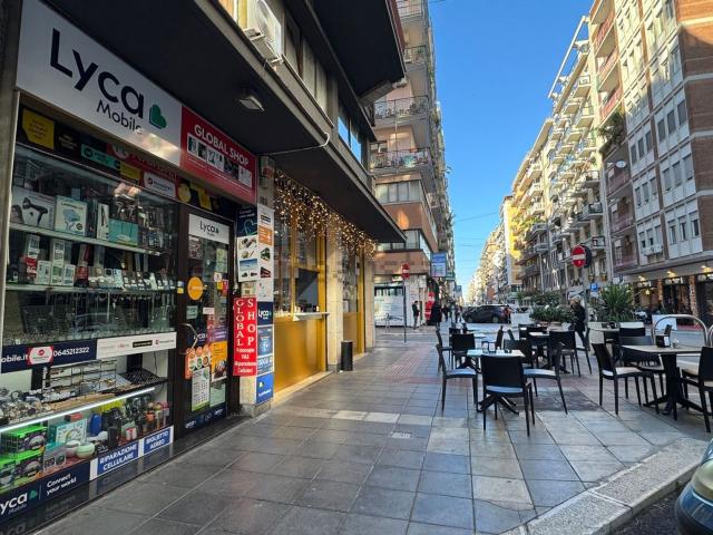 Locale Commerciale in vendita a Murat, Puglia