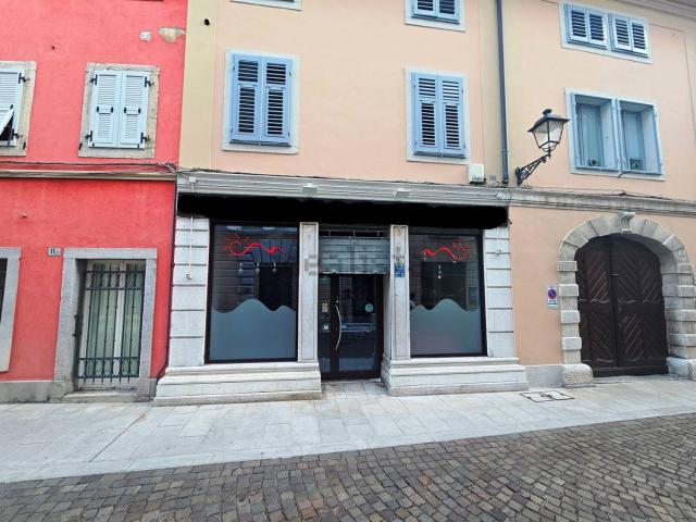 Locale Commerciale in vendita a Borgo Castello, Gorizia