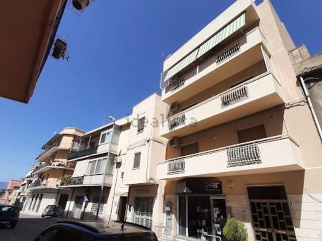 Locale Commerciale in vendita a Calabria, Reggio Calabria