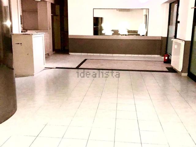 Locale Commerciale in vendita a Zona Omogenea Milano Nord, Bresso