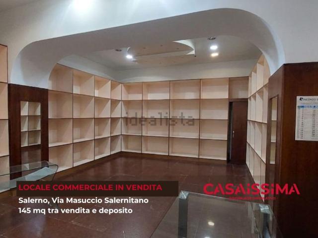 Locale Commerciale in vendita a Salerno, Campania