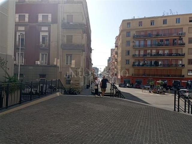 Locale Commerciale in vendita a Bonaria, Cagliari