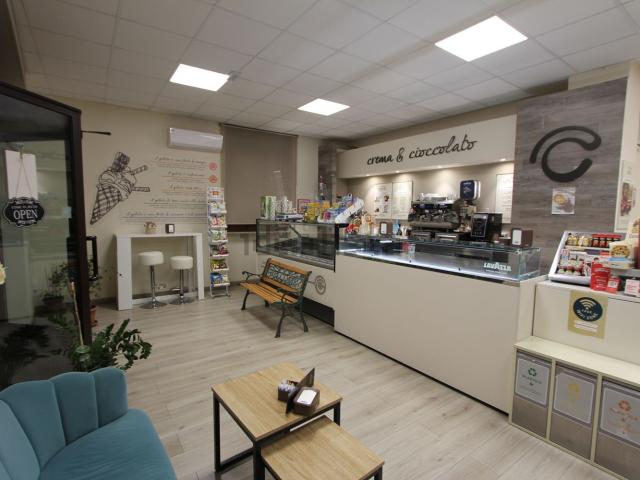 Locale Commerciale in vendita a Piemonte, Alessandria