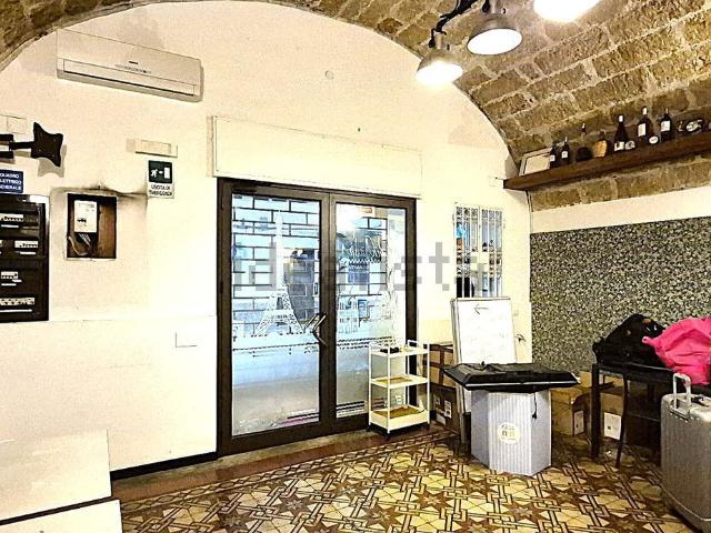 Locale Commerciale in vendita a Terrasini, Sicilia