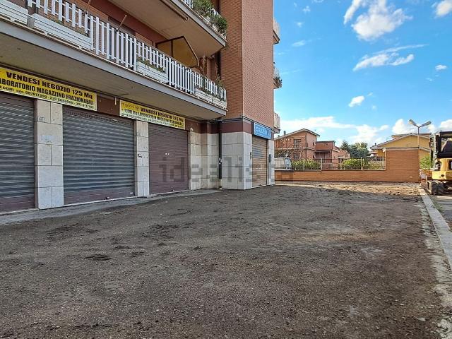 Locale Commerciale in vendita a Roma Capitale, Lazio