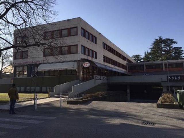 Locale Commerciale in vendita a Gemona Del Friuli, Friuli-Venezia Giulia