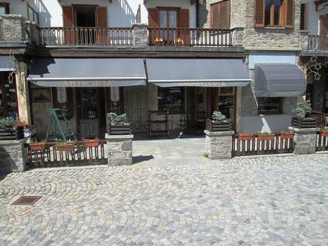 Locale Commerciale in vendita a Sestriere, Torino