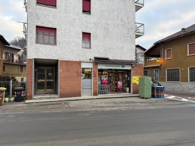 Locale Commerciale in vendita a Piemonte, Biella