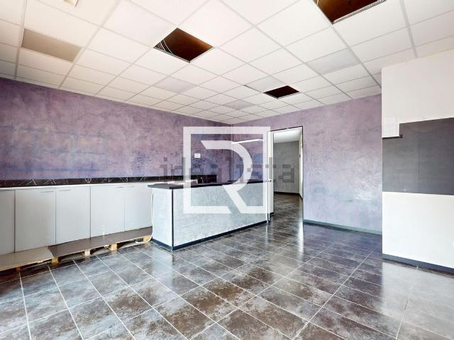 Locale Commerciale in vendita a Ravenna, Reggio Emilia