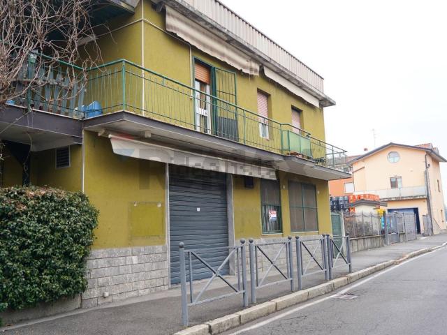 Locale Commerciale in vendita a Calusco D'adda, Lombardia