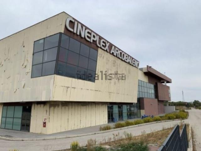 Locale Commerciale in vendita a Unione dei Comuni della Val Vibrata, Colonnella