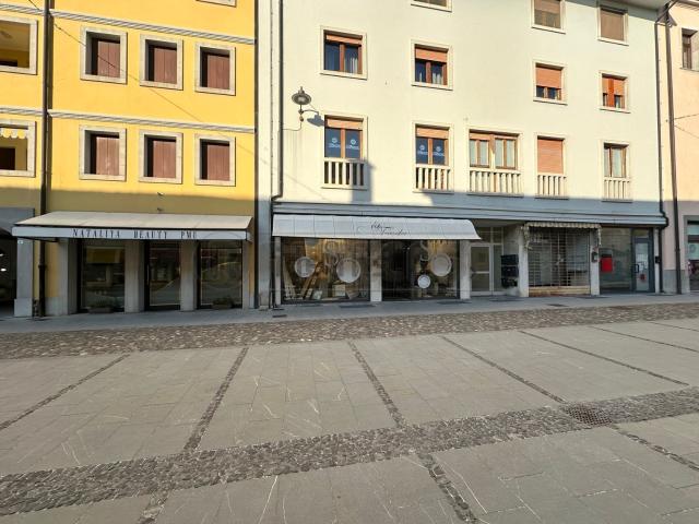 Locale Commerciale in vendita a San Marco / Sant Marc, Palmanova / Palme