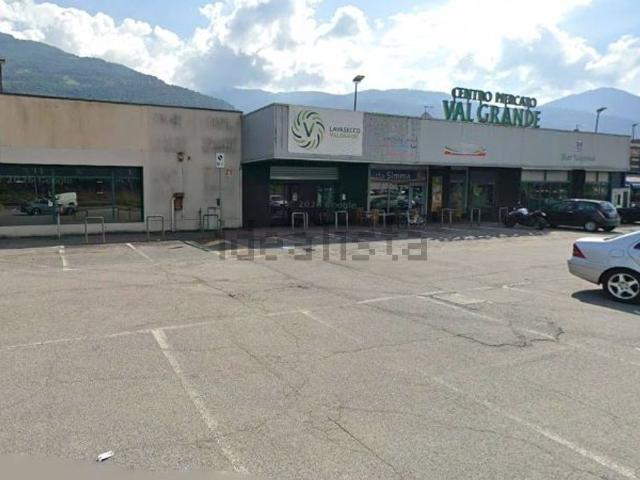 Locale Commerciale in vendita a Comunità montana della valle Camonica, Gianico