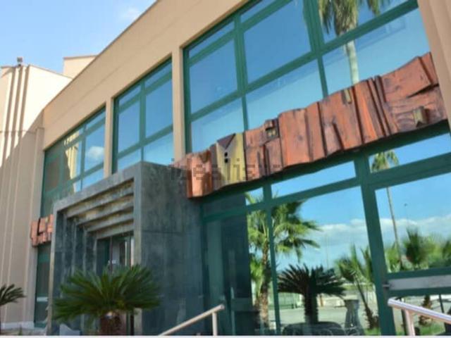 Locale Commerciale in vendita a Puglia, Taranto