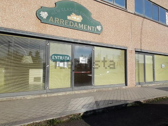 Locale Commerciale in vendita a Castel San Giovanni, Reggio Emilia