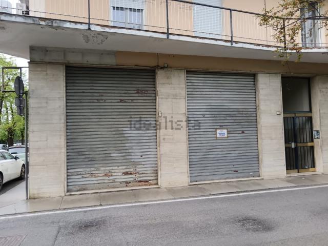 Locale Commerciale in vendita a Castel San Giovanni, Reggio Emilia