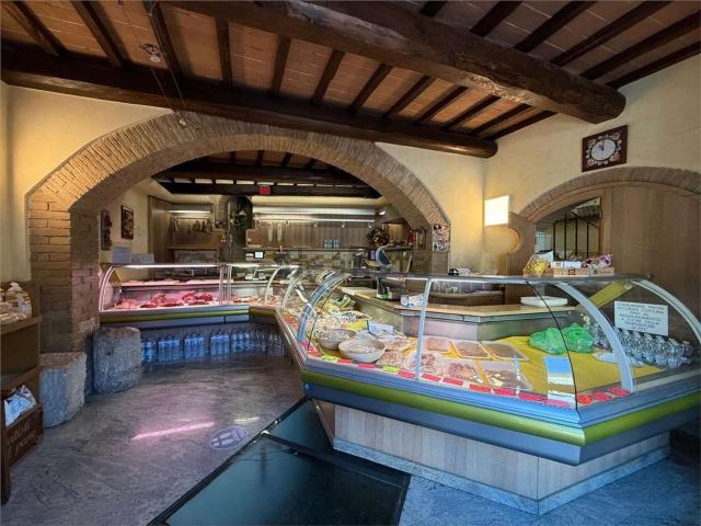 Locale Commerciale in vendita a Bevagna, Umbria