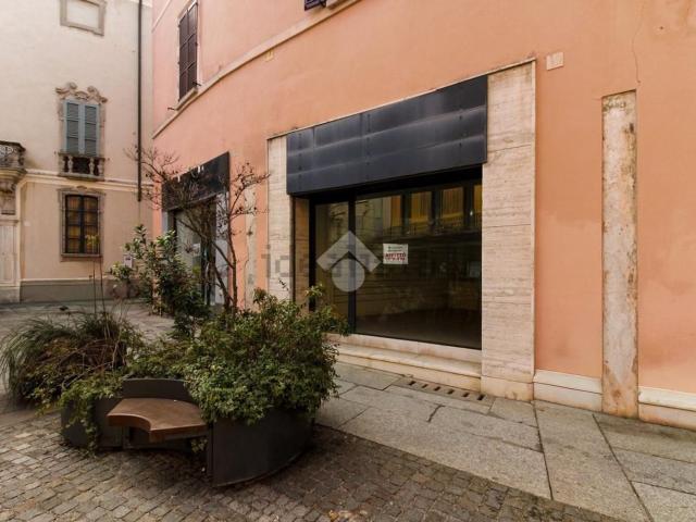 Locale Commerciale in vendita a Centro Storico, Cremona