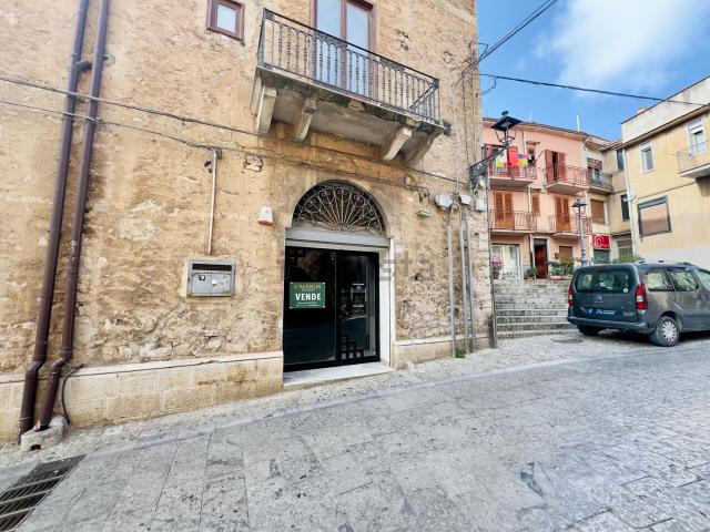 Locale Commerciale in vendita a Caccamo, Sicilia