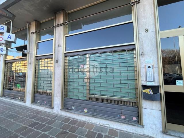 Locale Commerciale in vendita a Piazzo, Piemonte