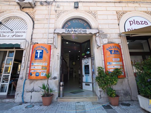 Locale Commerciale in vendita a Vittoria, Sicilia