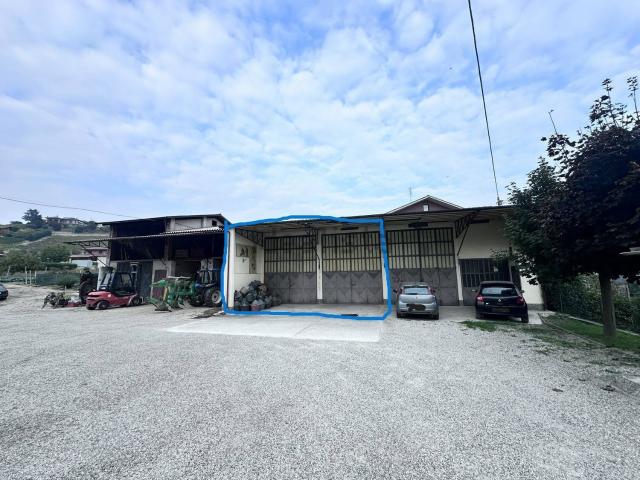 Locale Commerciale in vendita a Piemonte, Cuneo