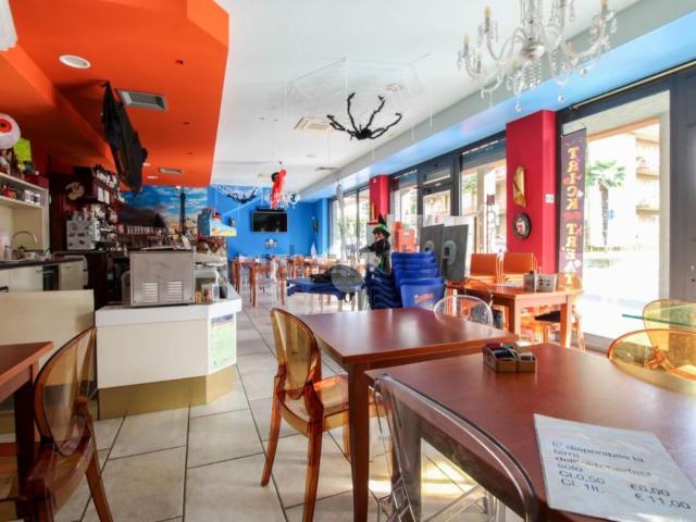 Locale Commerciale in vendita a Bruntino, Villa D'almè